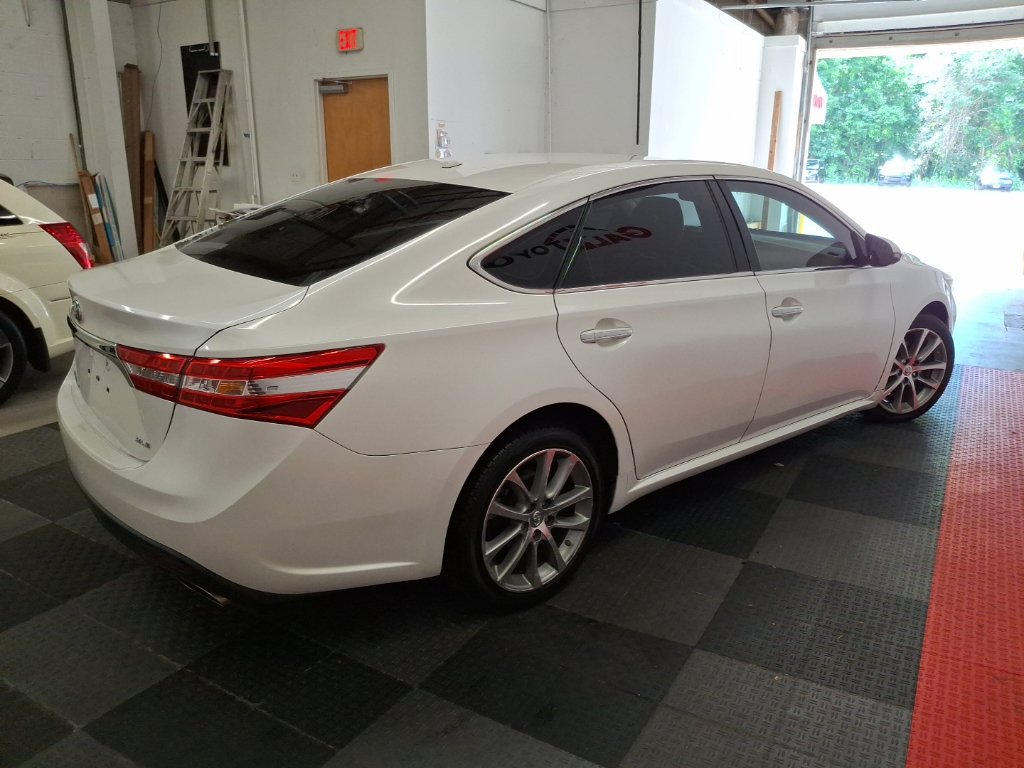 Used 2015 Toyota Avalon XLE Touring FWD image 11