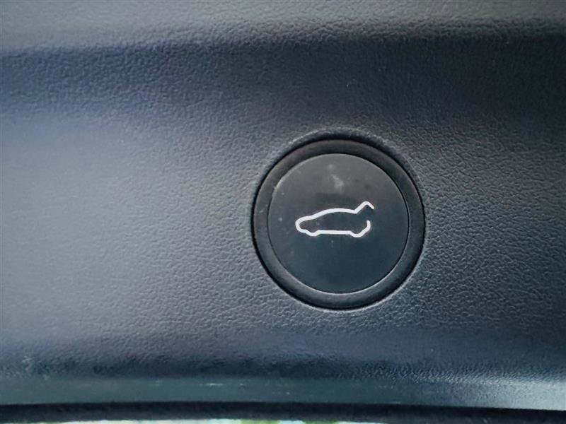 Used 2021 Tesla Model Y Long Range image 22