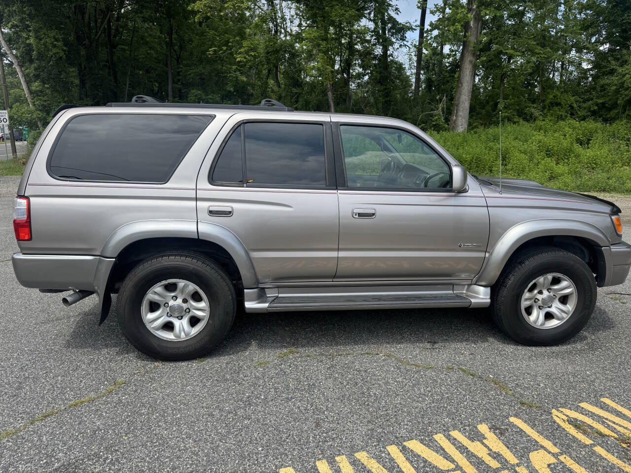 Used 2002 Toyota 4Runner SR5 AWD/4WD image 6