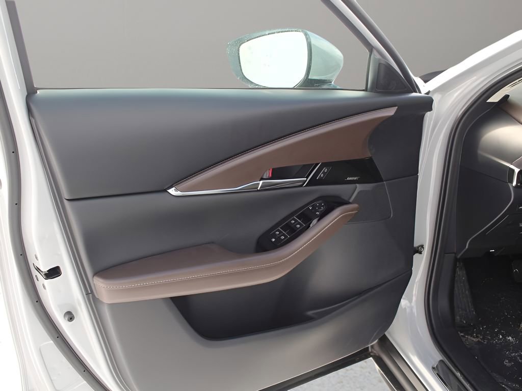 Used 2025 MAZDA CX-30 AWD 2.5 S w/ Premium Package image 14