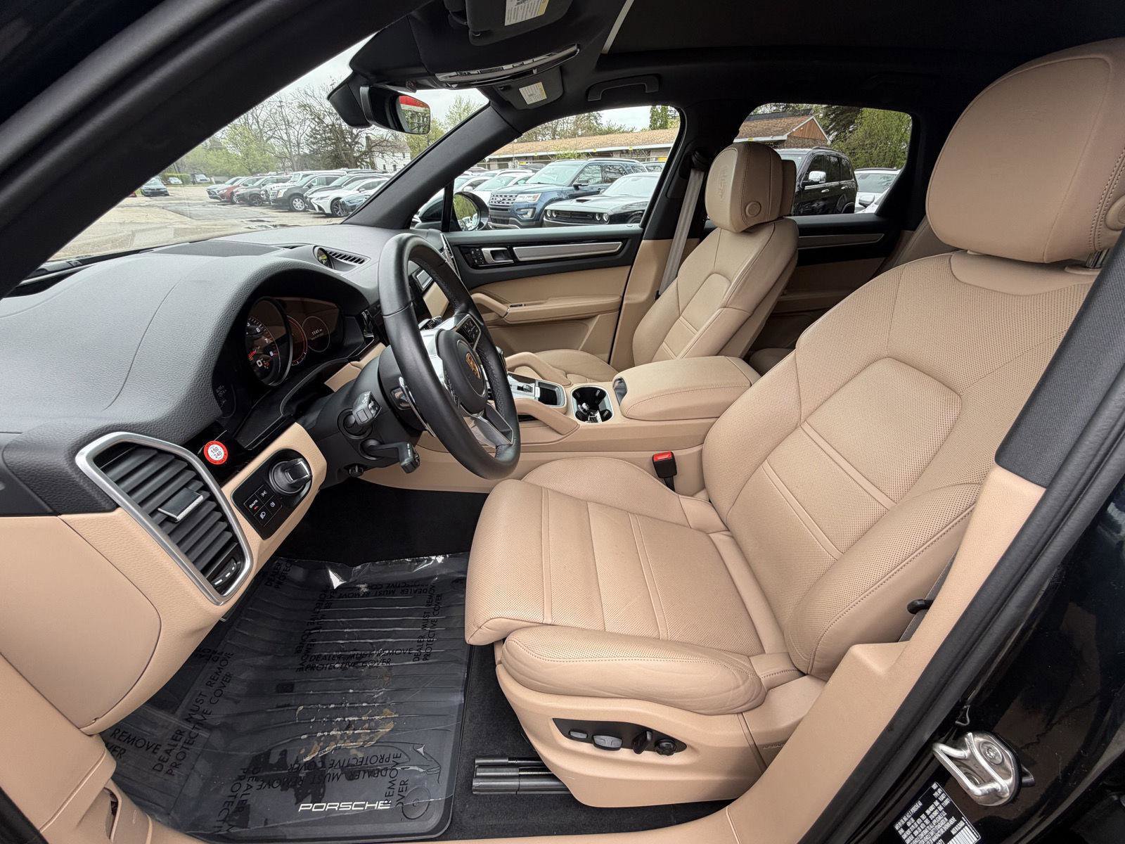 Used 2023 Porsche Cayenne S Platinum AWD/4WD image 15