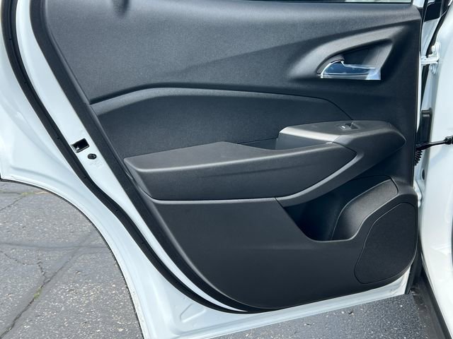 New 2026 Chevrolet Trax LT w/ LT Convenience Package FWD image 32