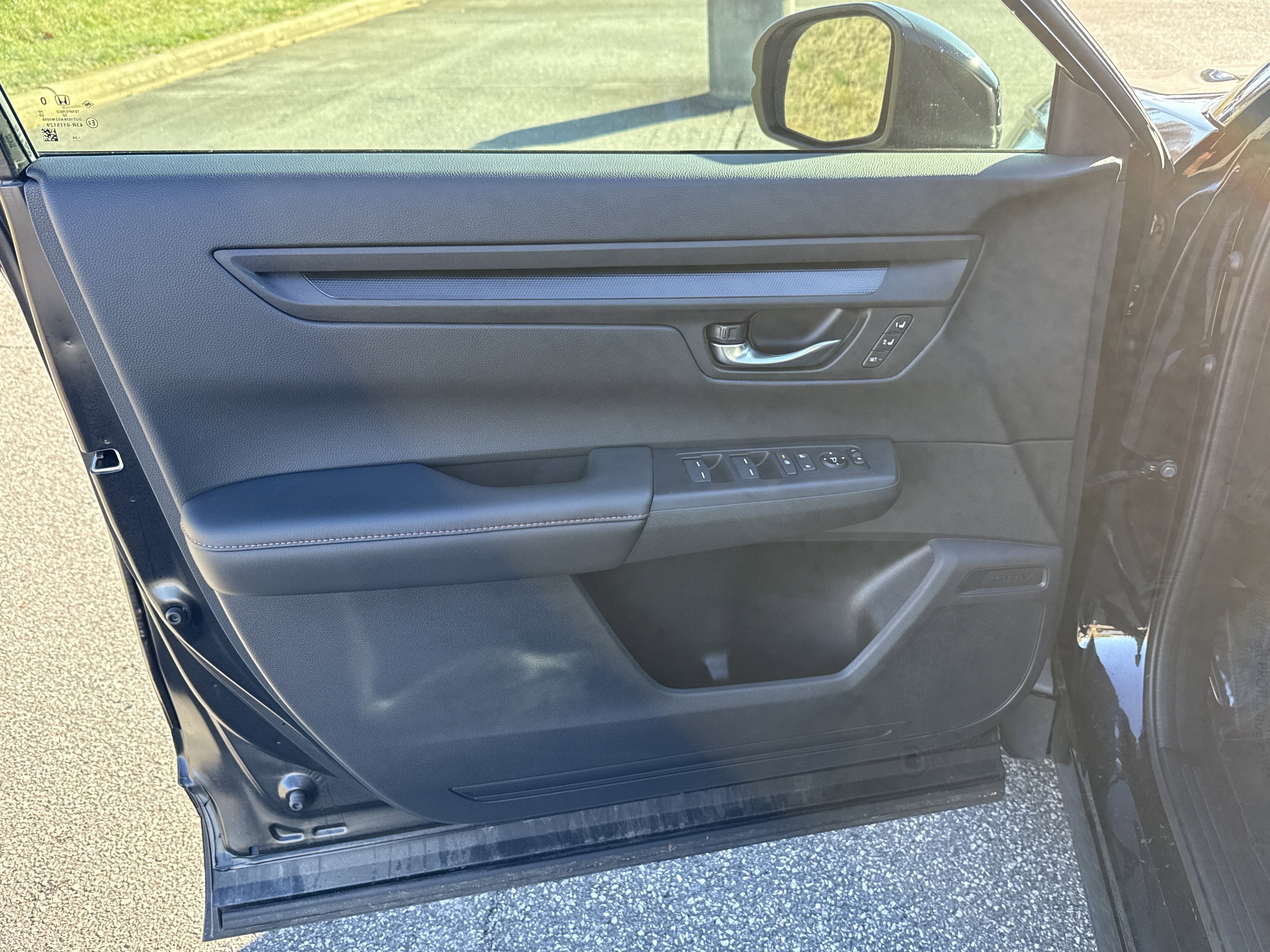 Certified 2025 Honda CR-V Sport-L image 14
