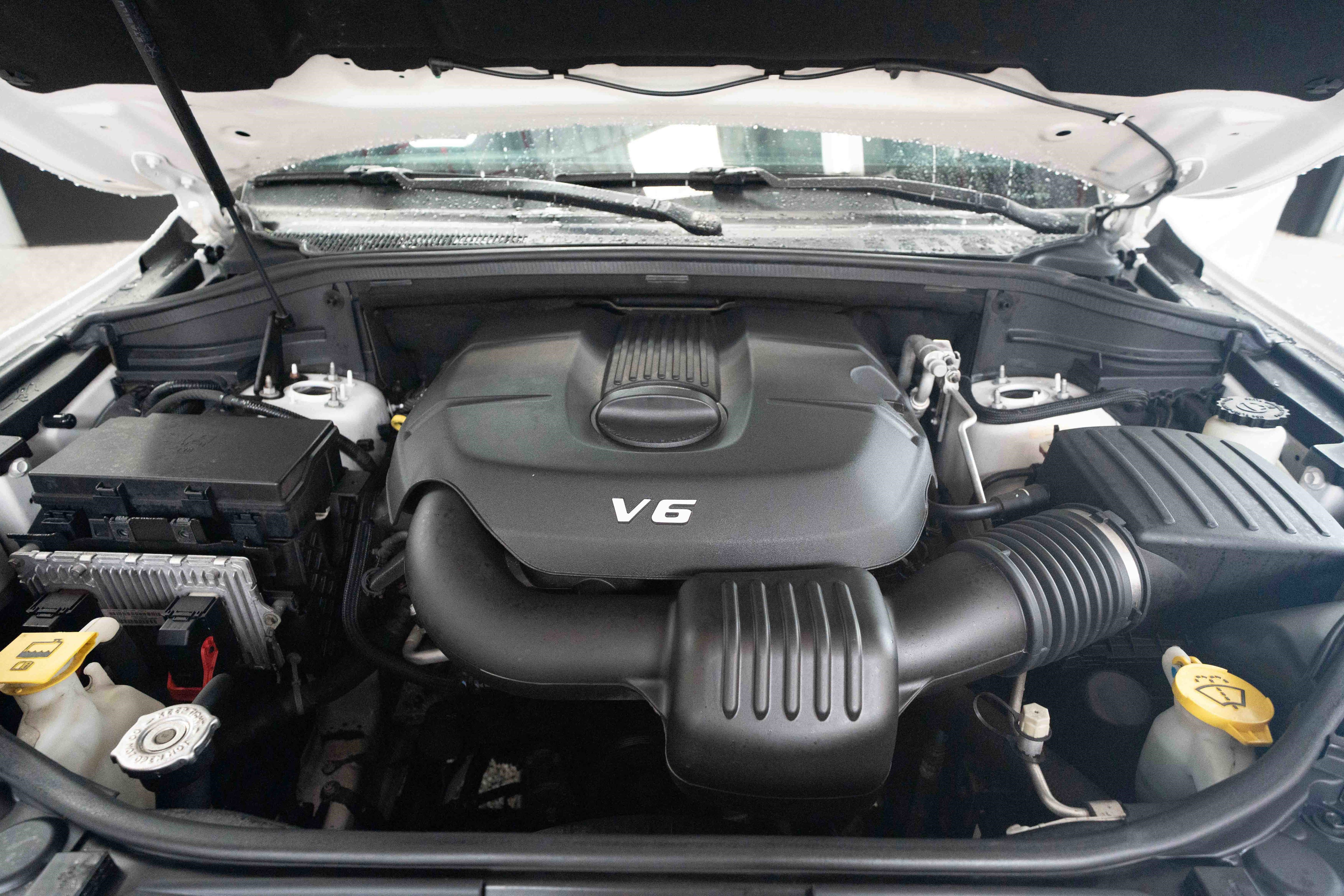 Used 2015 Jeep Grand Cherokee Altitude image 32