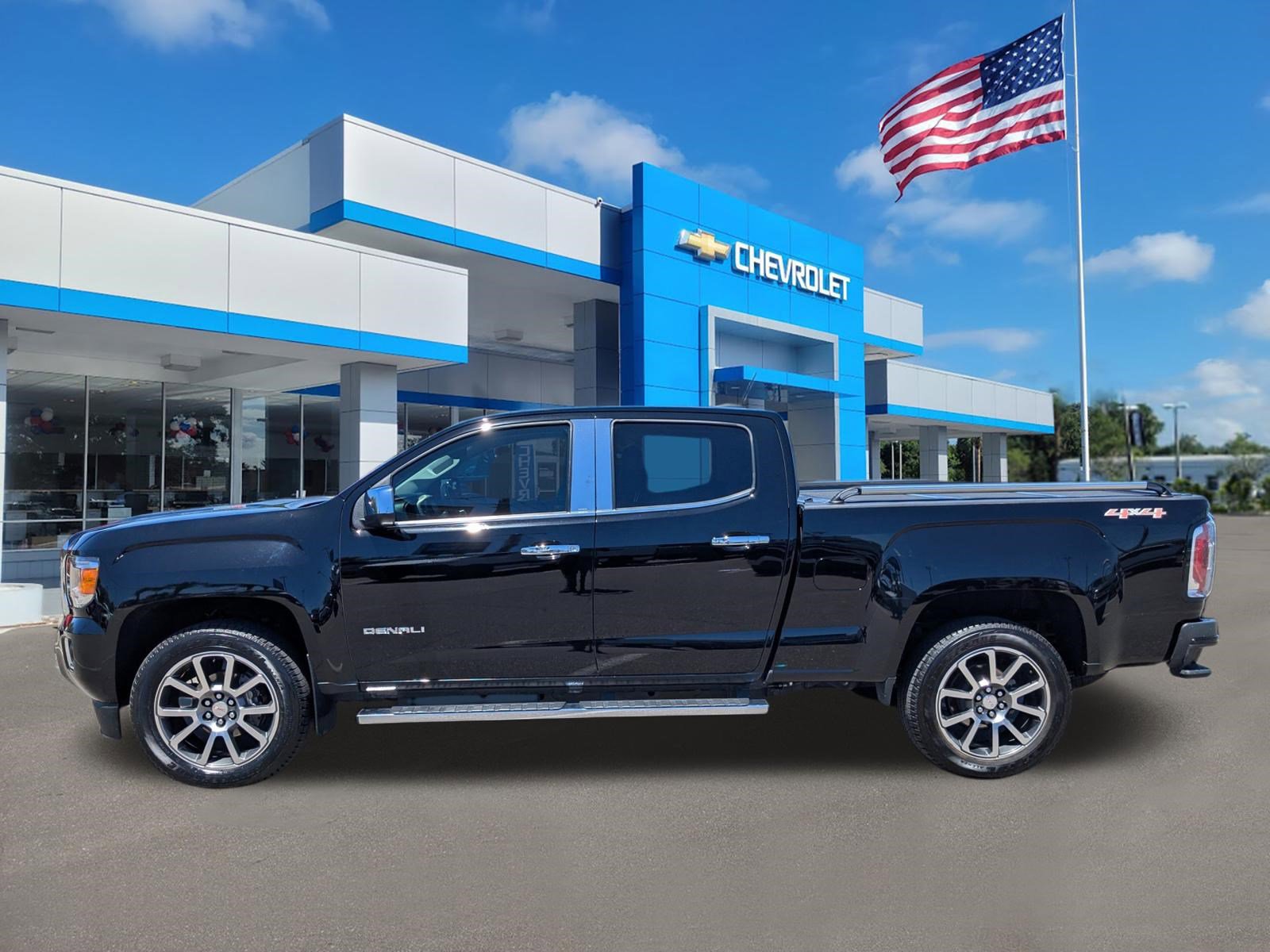 Used 2017 GMC Canyon Denali image 7