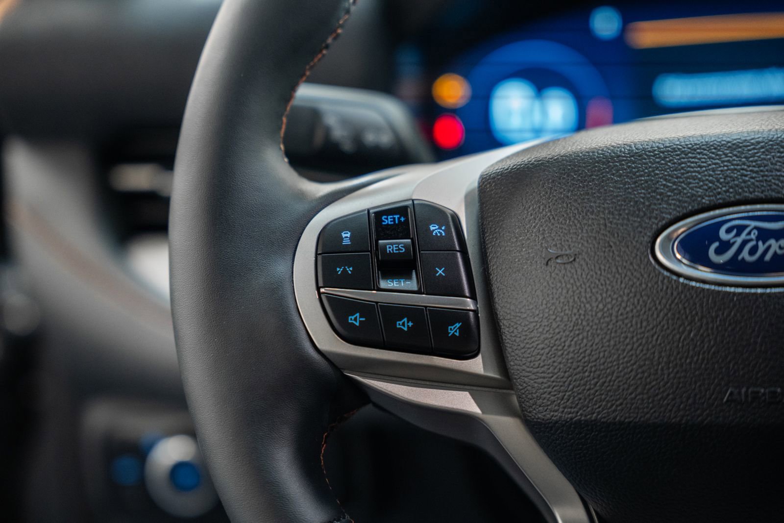 Certified 2025 Ford Explorer Active w/ Active Comfort Package image 35