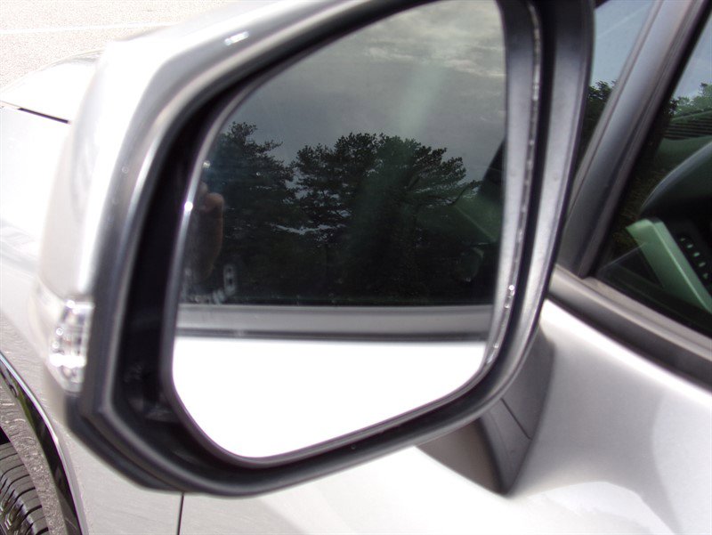 Used 2022 Toyota RAV4 SE image 12