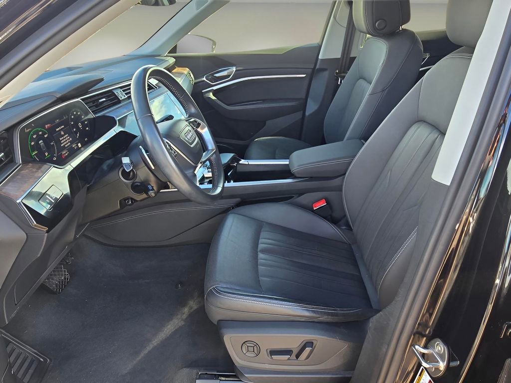 Used 2020 Audi e-tron Premium Plus image 12
