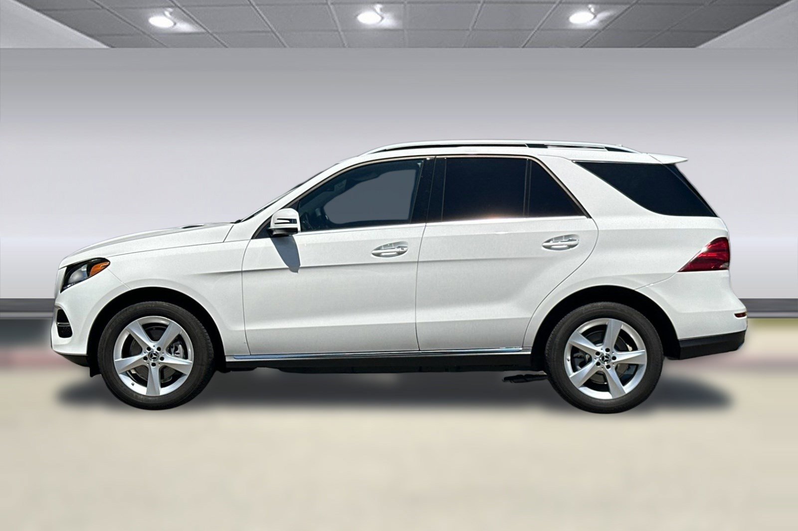 Used 2018 Mercedes-Benz GLE 350 4MATIC image 2