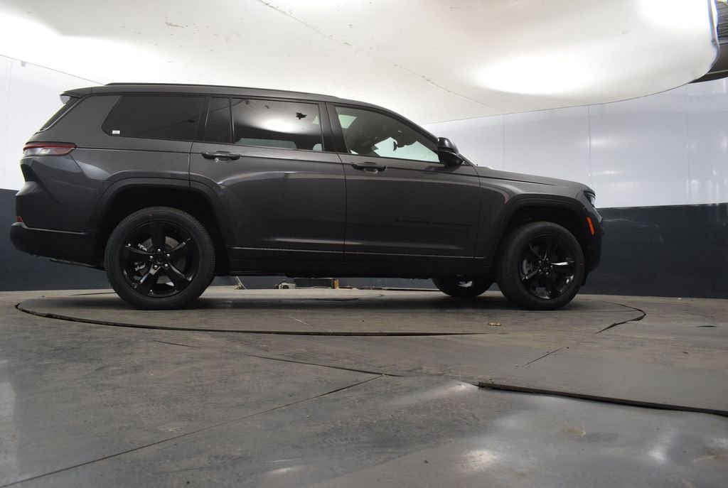 New 2025 Jeep Grand Cherokee L Altitude image 44