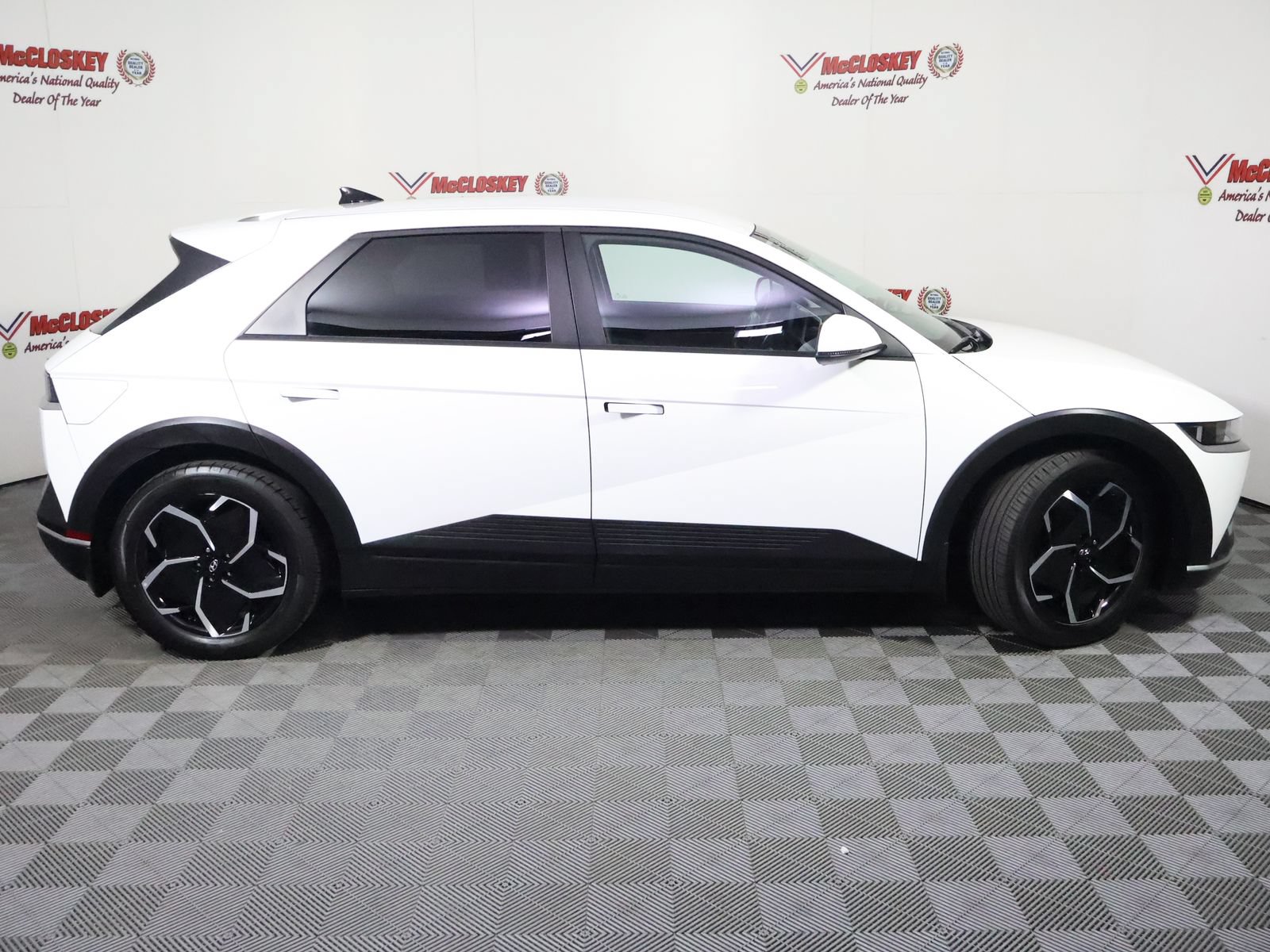 Used 2023 Hyundai Ioniq 5 SEL AWD/4WD image 3