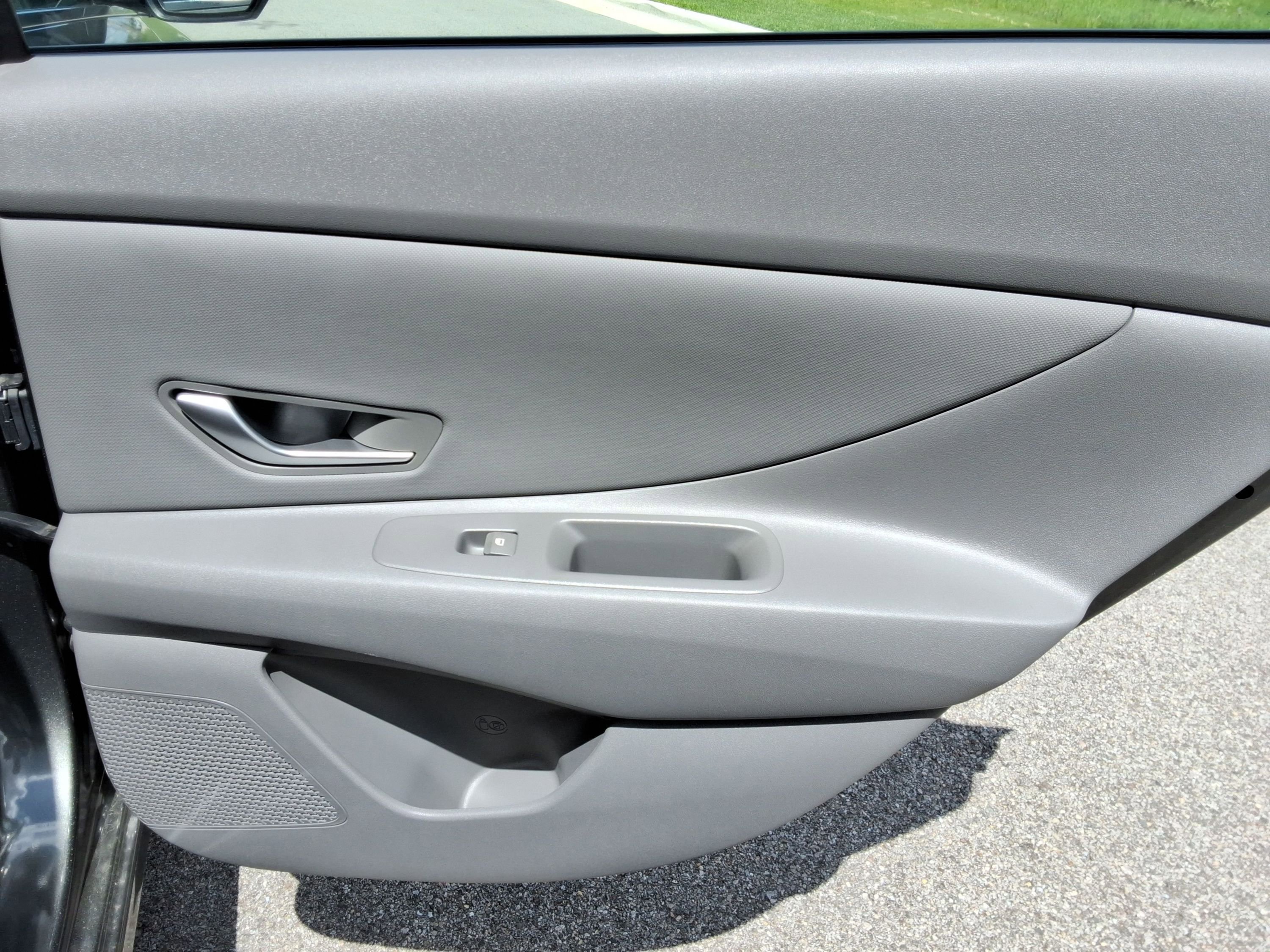 Used 2025 Hyundai Elantra SEL FWD image 25