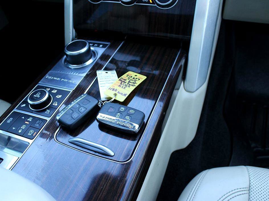 Used 2015 Land Rover Range Rover Supercharged image 21