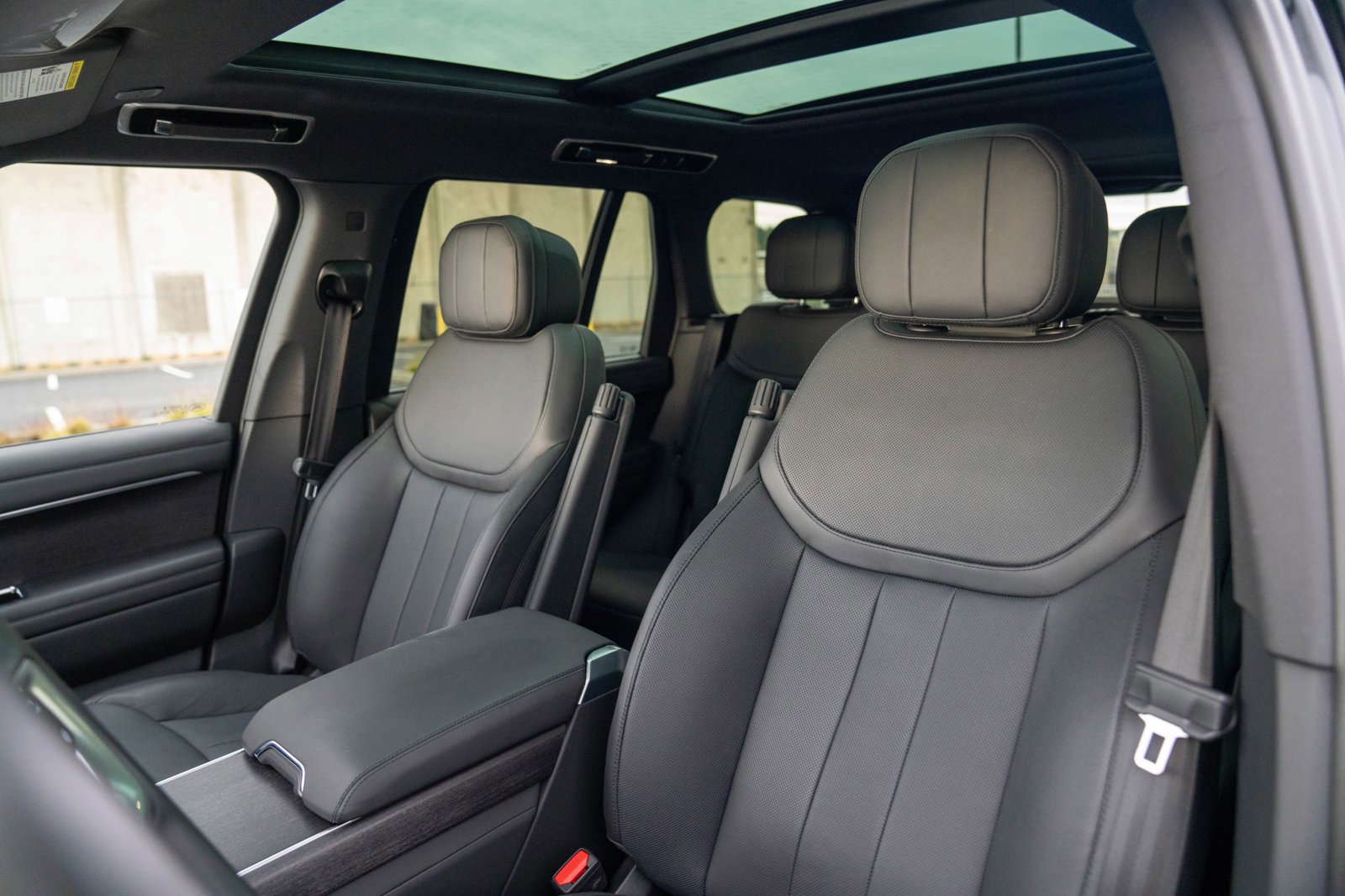 Used 2023 Land Rover Range Rover SE image 5