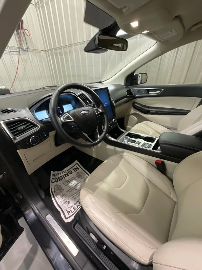 Used 2022 Ford Edge Titanium AWD/4WD image 9