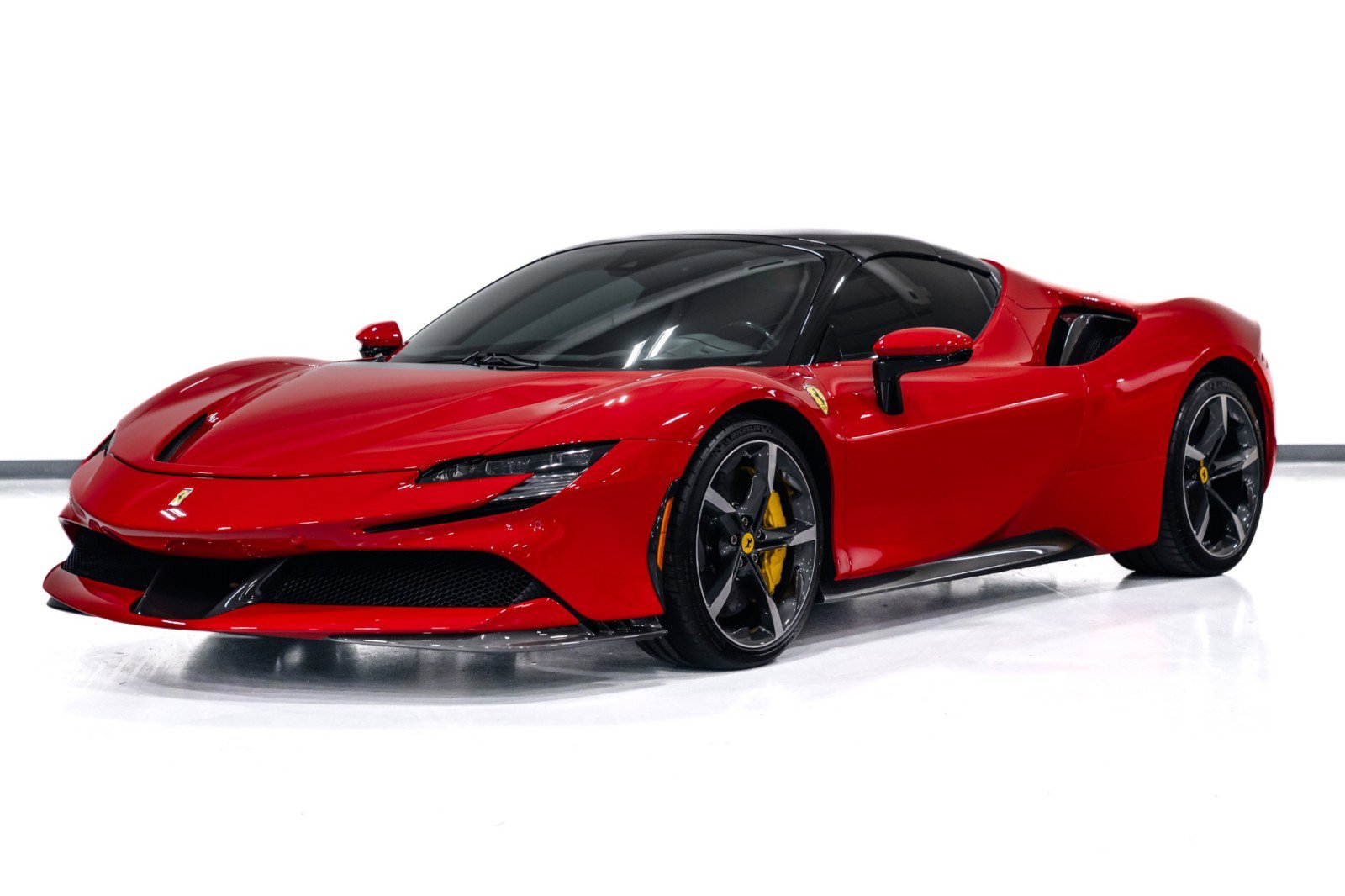 Used 2024 Ferrari SF90 Spider image 4