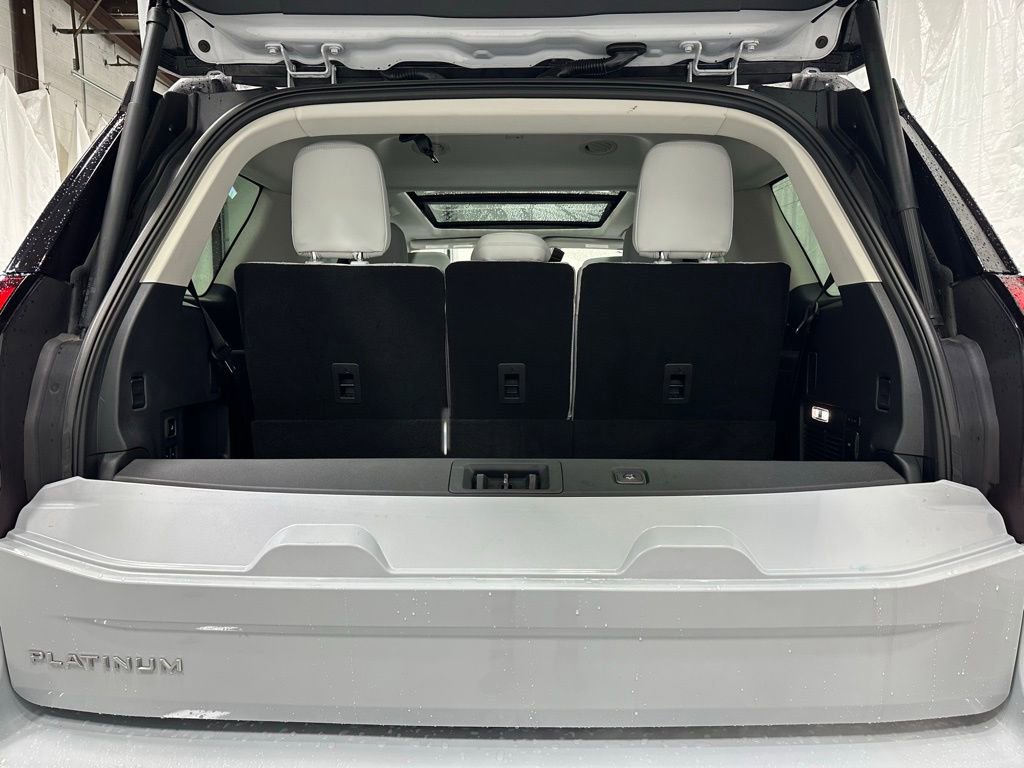 Used 2025 Ford Expedition Platinum image 48