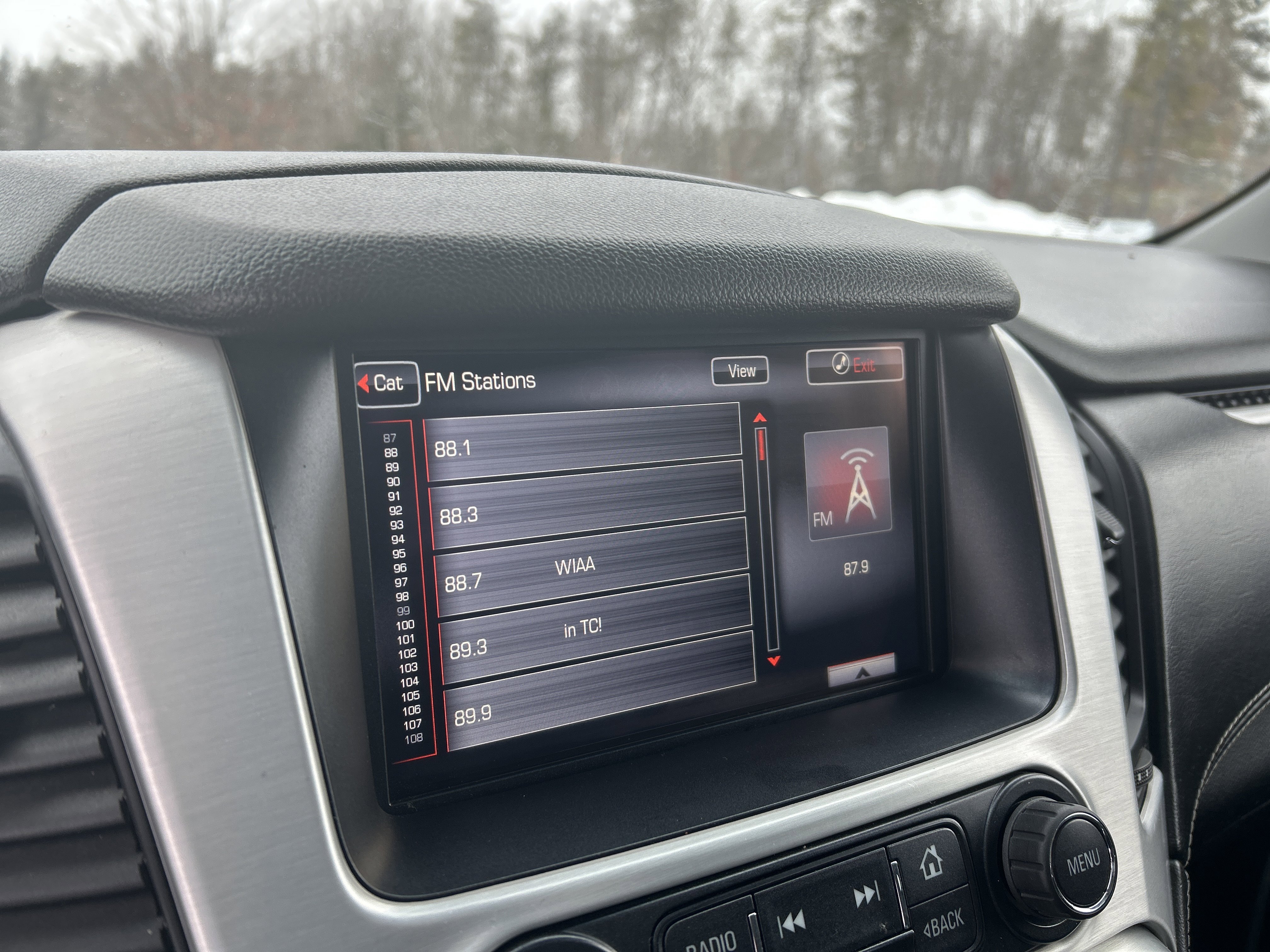 Used 2015 GMC Yukon XL SLE image 20