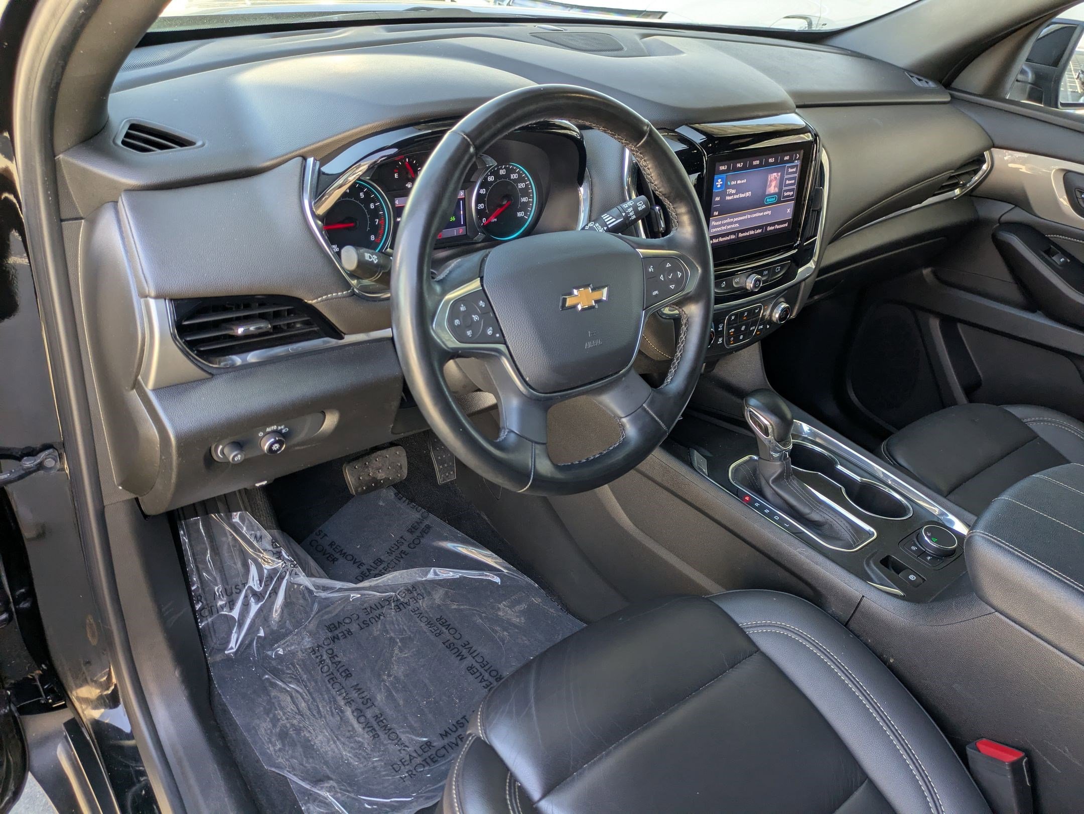 Used 2023 Chevrolet Traverse LT FWD image 12