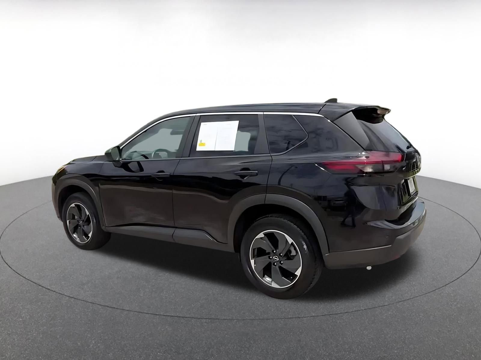 Used 2025 Nissan Rogue SV FWD image 11