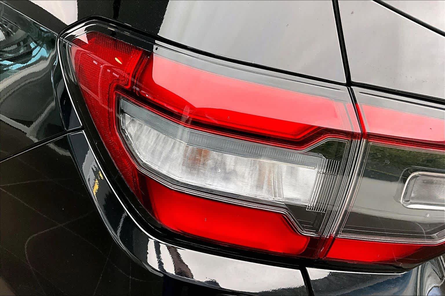 Used 2024 Honda Pilot Touring image 28