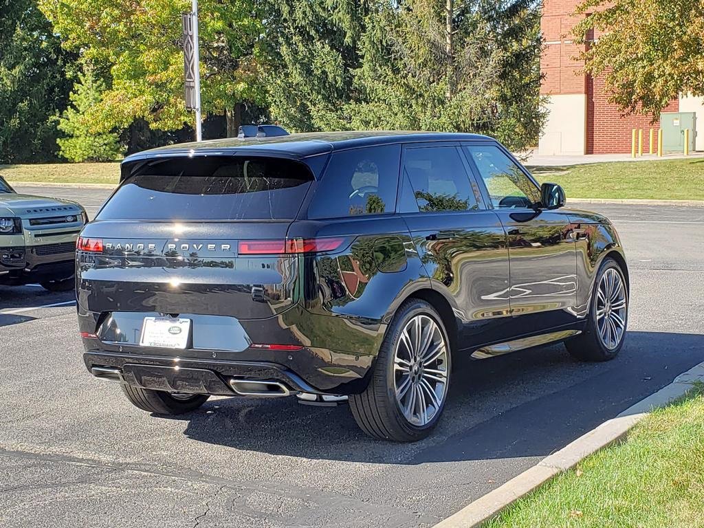 New 2025 Land Rover Range Rover Sport Dynamic SE image 5