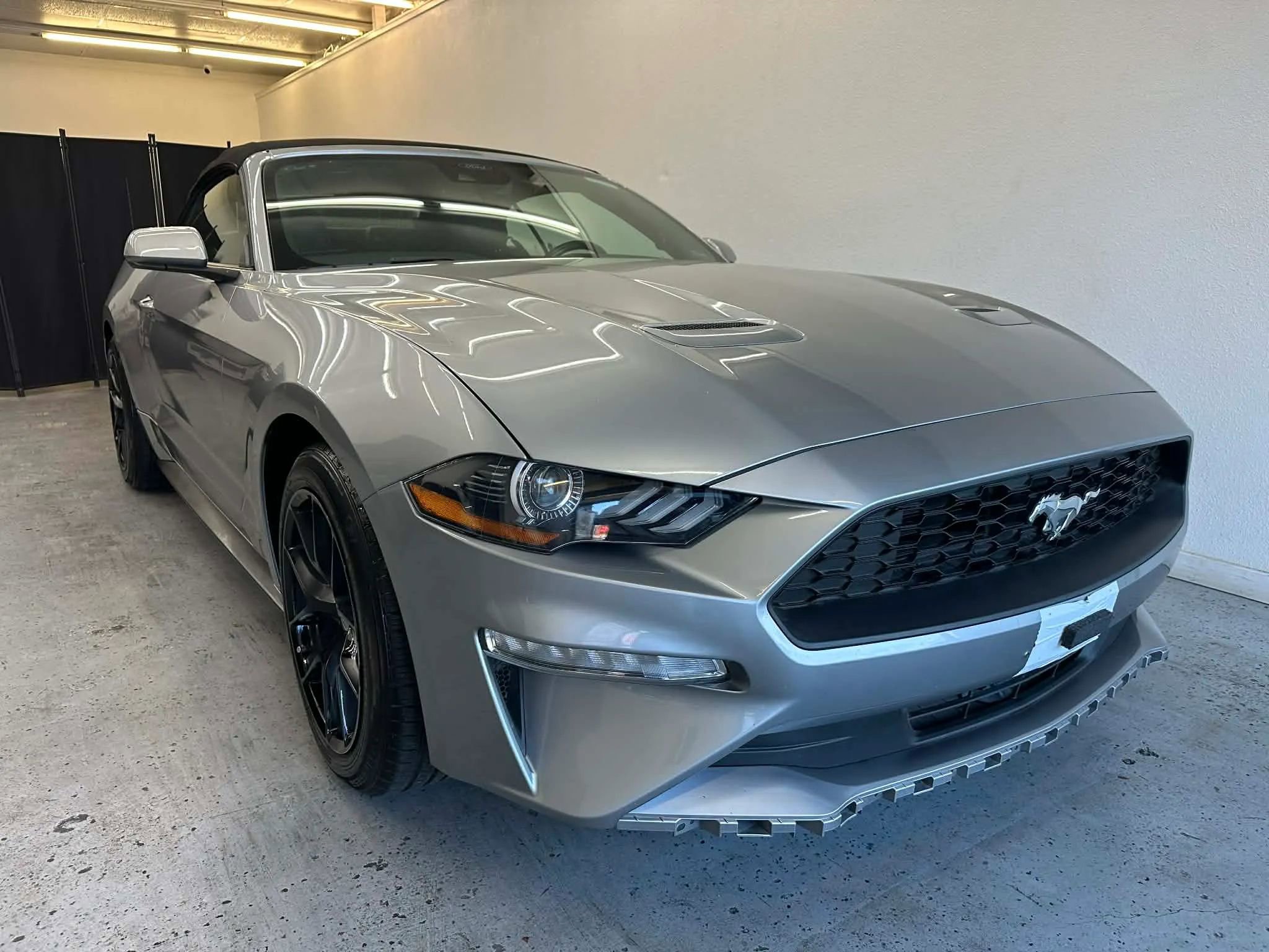 Used 2022 Ford Mustang Premium RWD image 25