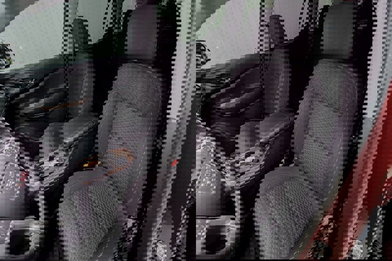 Used 2018 GMC Acadia SLE w/ LPO, Floor Liner Package image 12