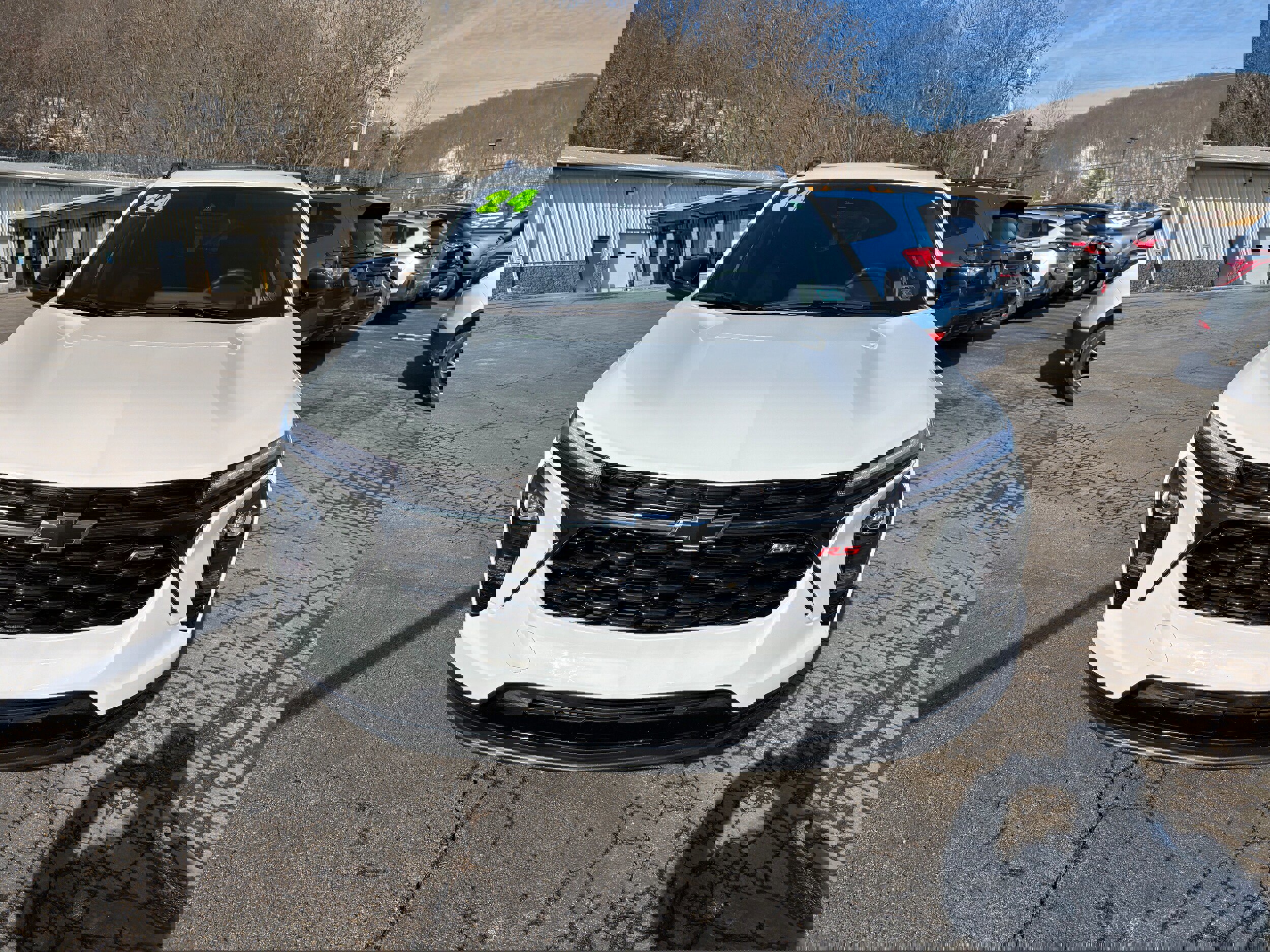 Used 2024 Chevrolet Trax RS w/ Sunroof Package image 2