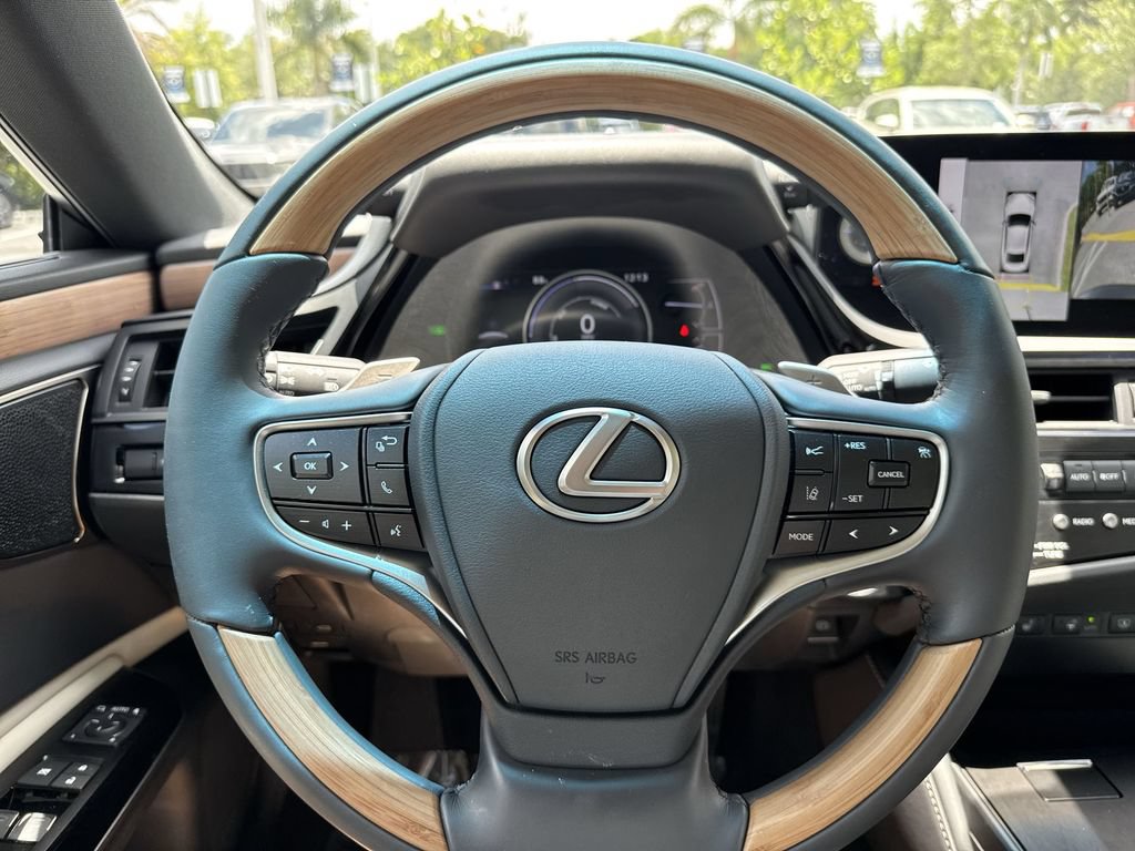 Used 2024 Lexus ES 300h Ultra Luxury w/ Accessory Package (Z2) FWD image 48