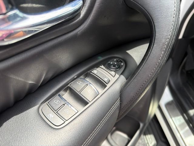 Used 2022 Nissan Armada SL AWD/4WD image 24