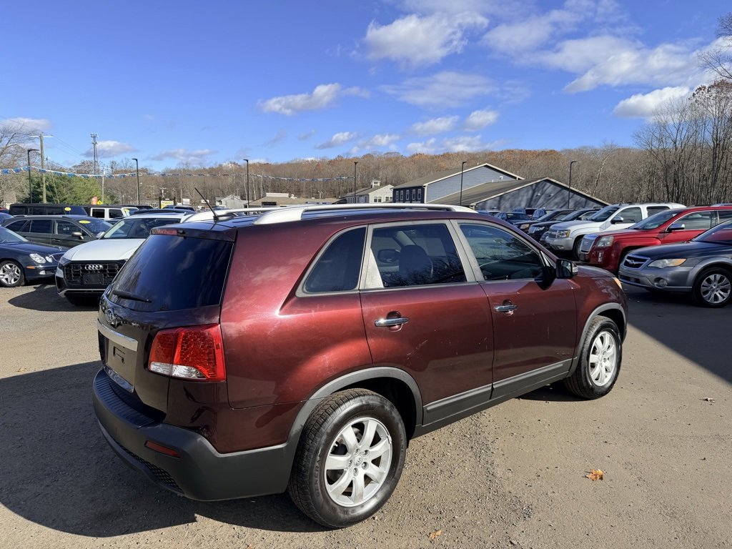 Used 2013 Kia Sorento LX w/ Convenience Pkg image 4