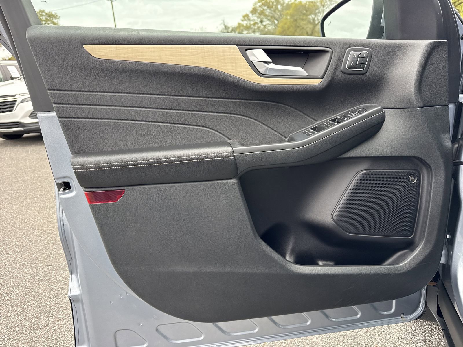Used 2022 Ford Escape Titanium w/ Titanium Premium Package FWD image 14