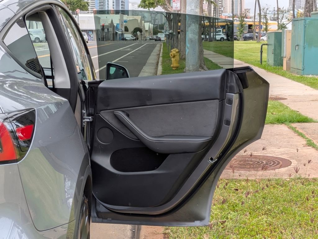 Used 2024 Tesla Model Y Performance image 11