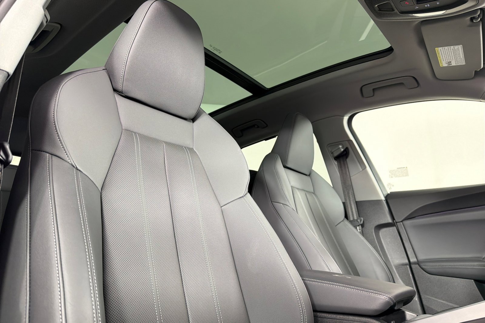 Used 2025 Audi Q5 Premium Plus w/ Premium Plus image 16