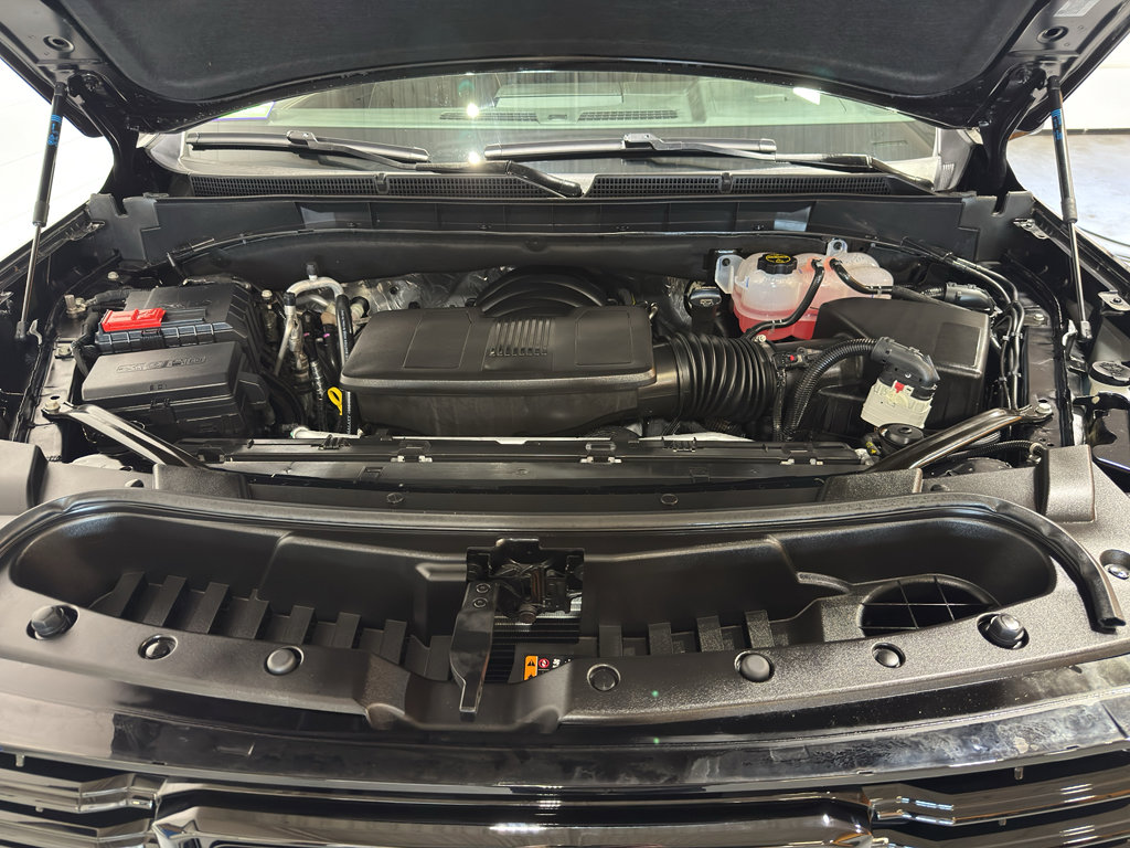 Used 2025 GMC Yukon XL Elevation w/ LPO, Elevation Black Package image 40