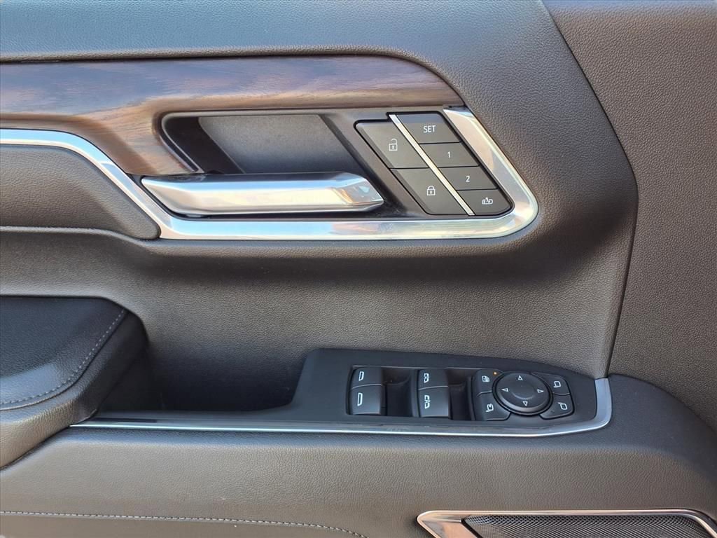 Used 2024 GMC Sierra 1500 SLT image 16