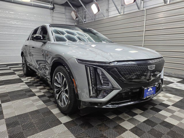 Used 2024 Cadillac Lyriq Sport AWD/4WD image 4