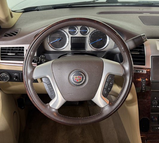 Used 2012 Cadillac Escalade AWD image 11