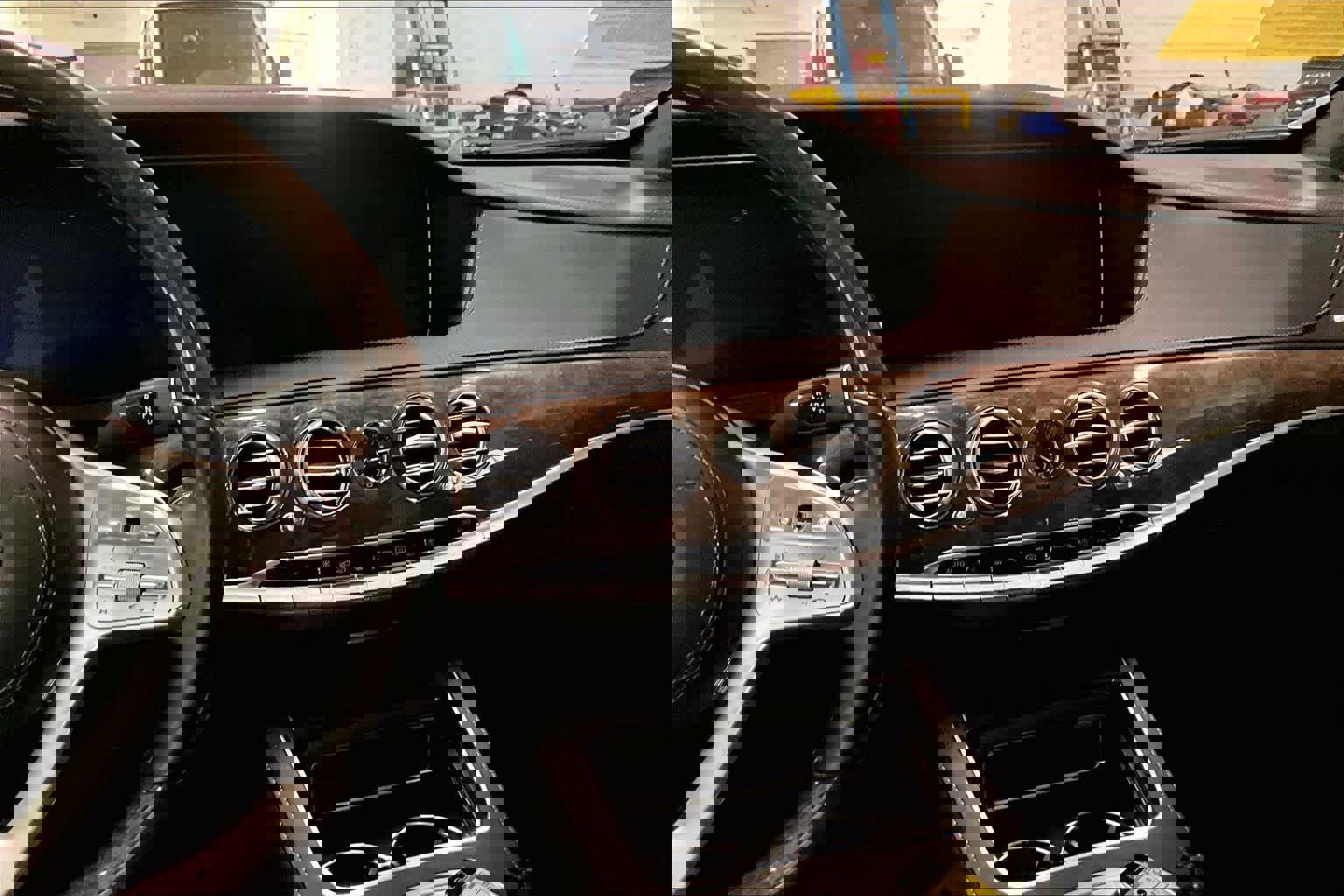 Used 2019 Mercedes-Benz S 560 4MATIC Sedan image 7