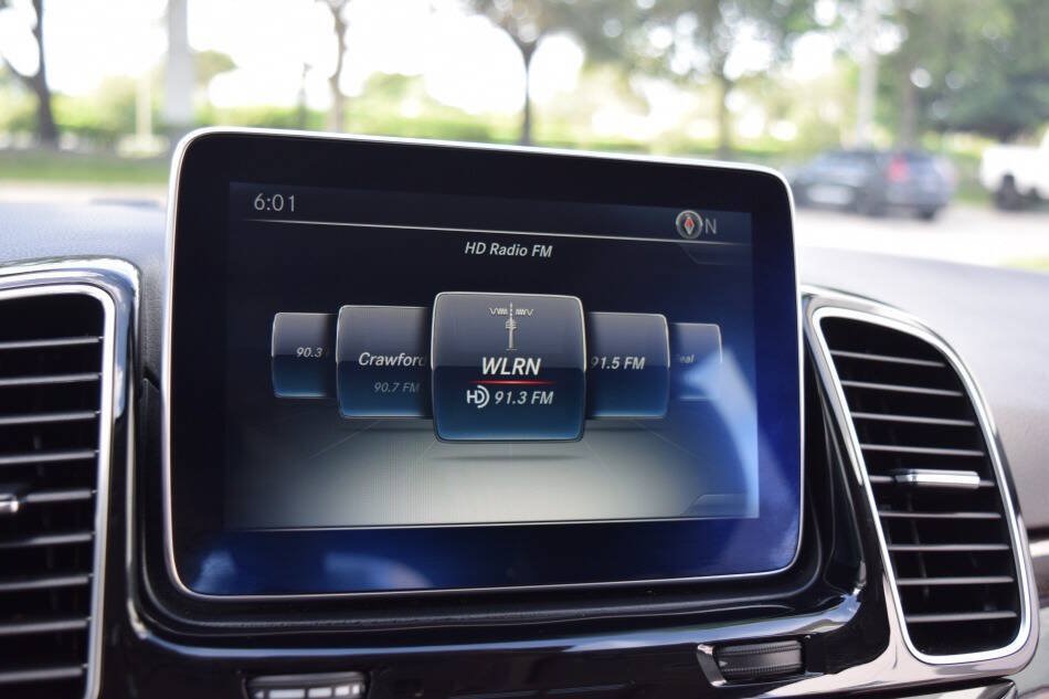 Used 2016 Mercedes-Benz GLE 300d 4MATIC w/ Premium Package image 62