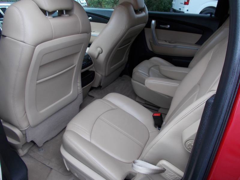 Used 2012 GMC Acadia SLT image 25