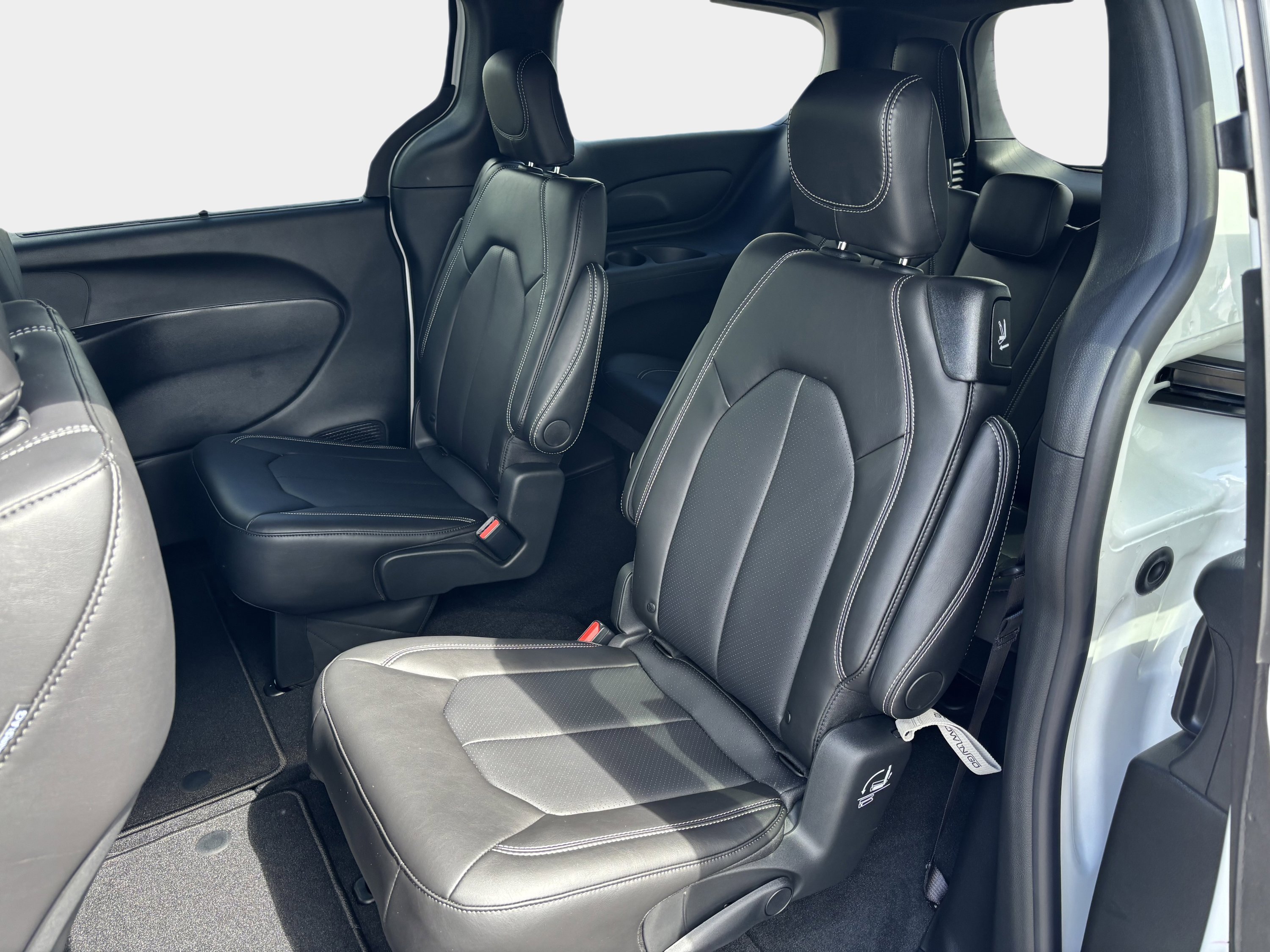New 2026 Chrysler Pacifica Select image 10