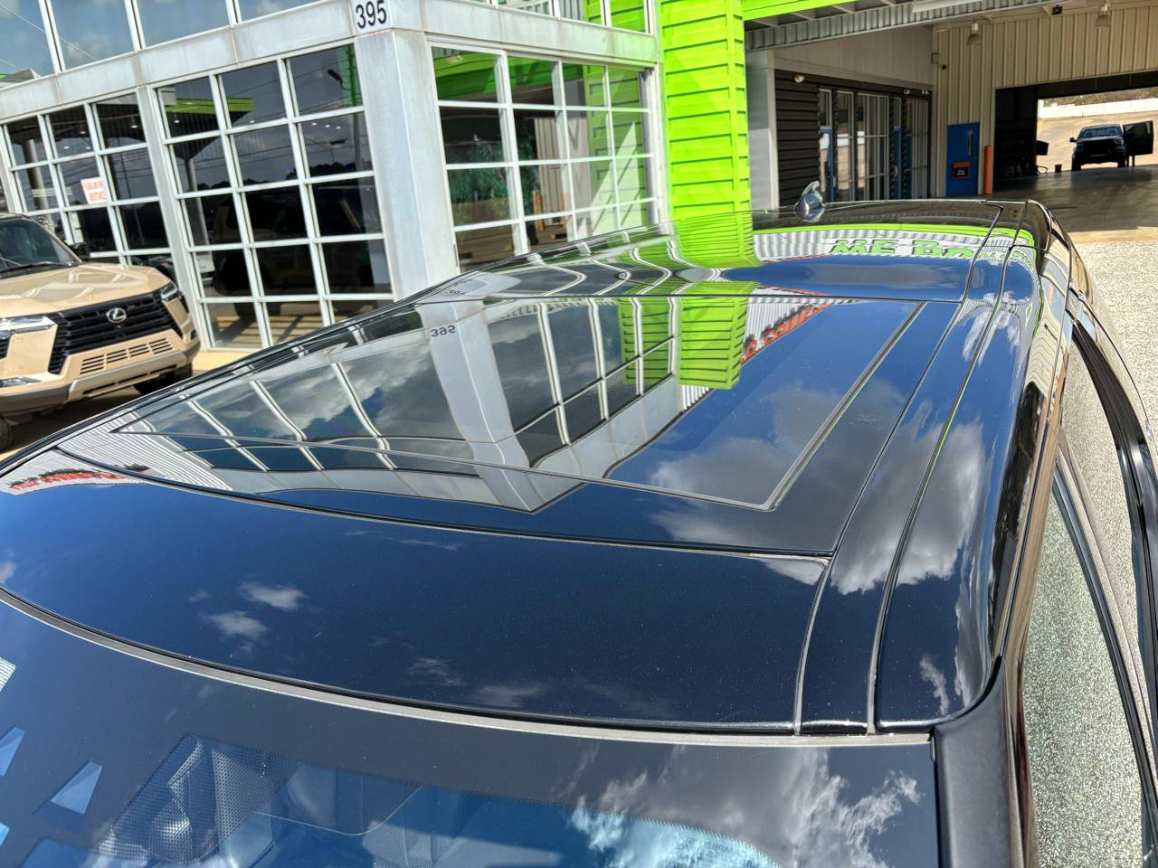 Used 2017 Land Rover Discovery HSE image 31