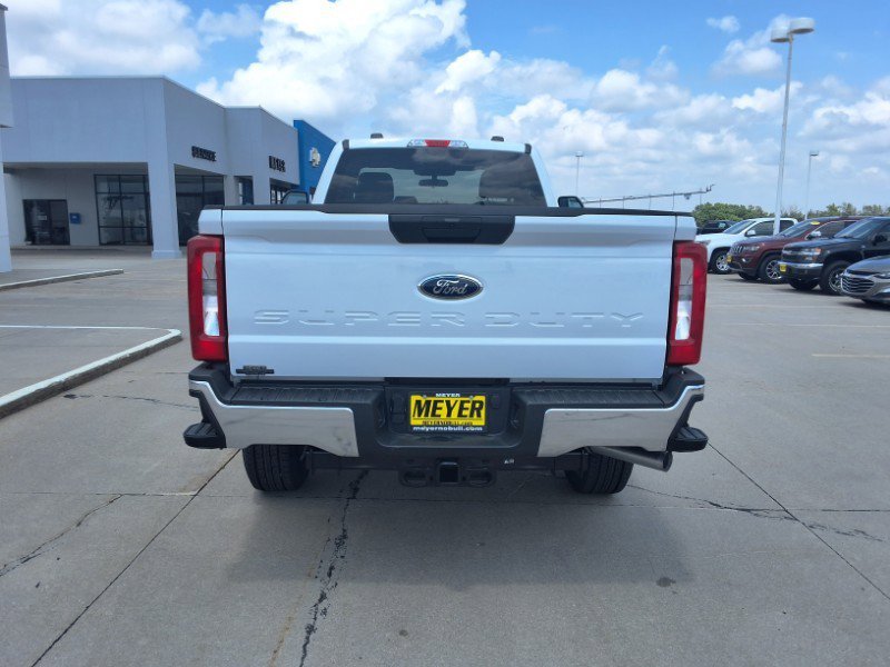 New 2025 Ford F350 XLT image 3