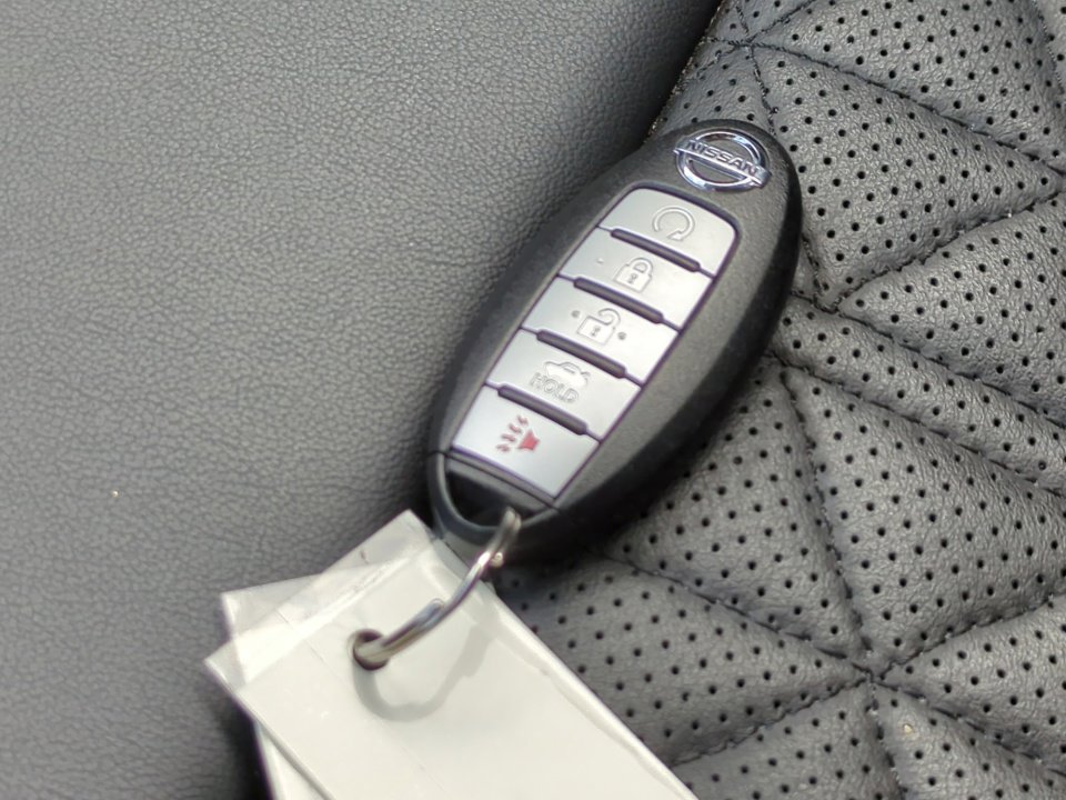 Used 2017 Nissan Maxima Platinum FWD image 35