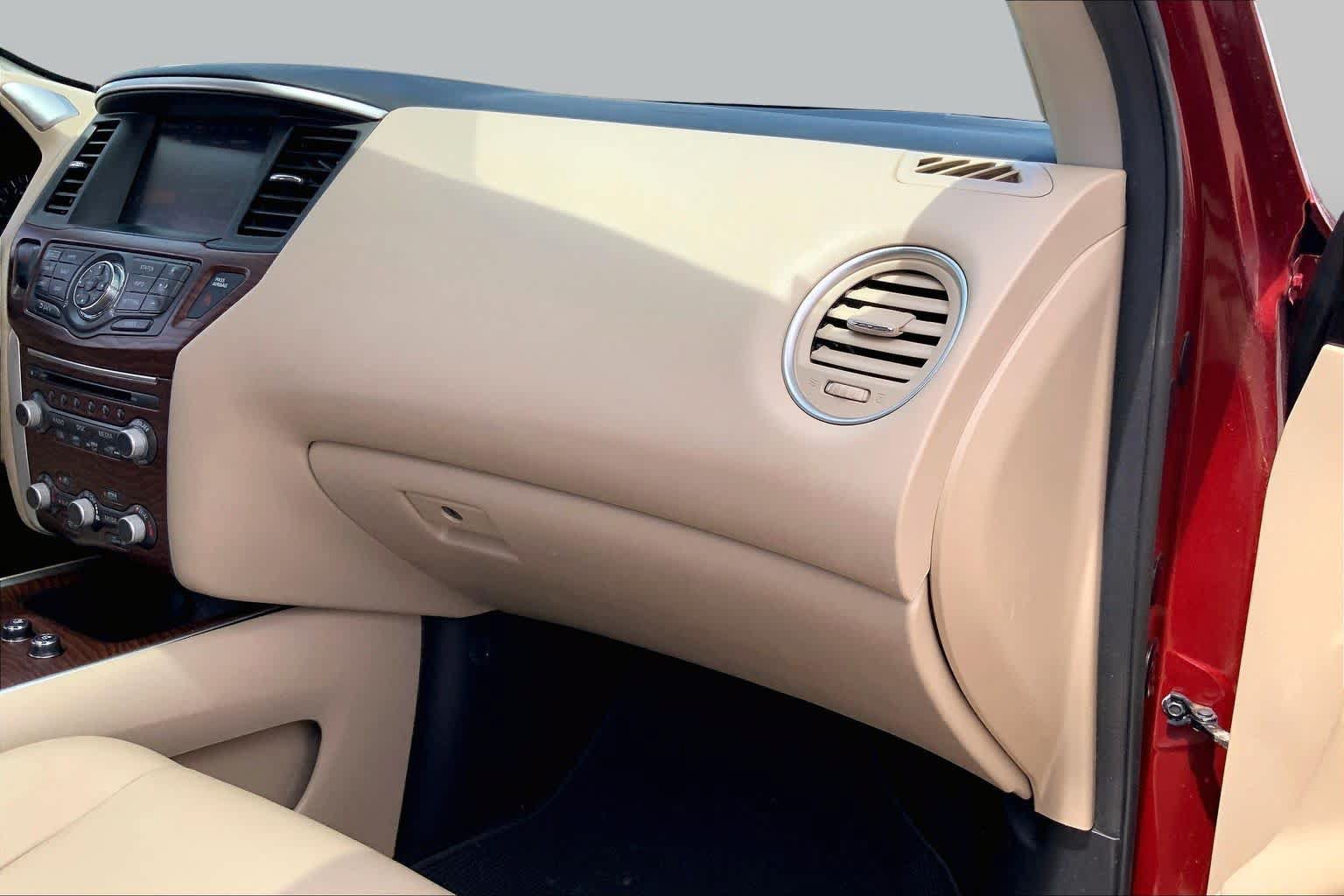 Used 2017 Nissan Pathfinder Platinum FWD image 19