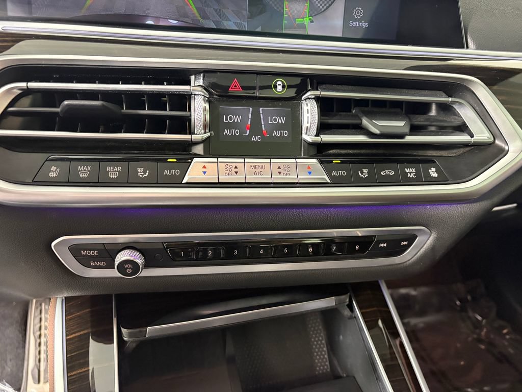 Used 2021 BMW X5 M50i AWD/4WD image 19