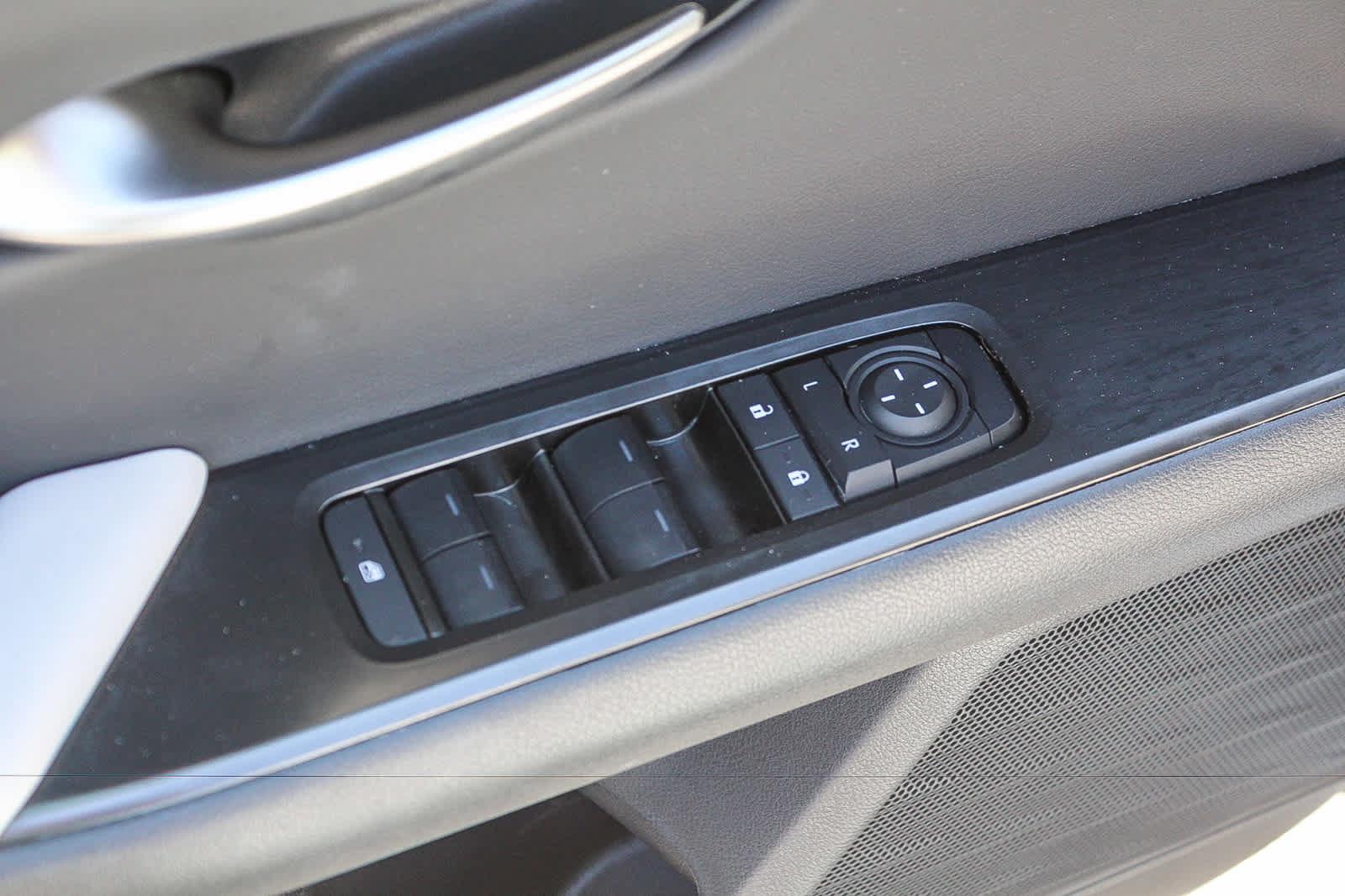 Used 2025 Lexus UX 300h FWD w/ Cold Area Package image 38