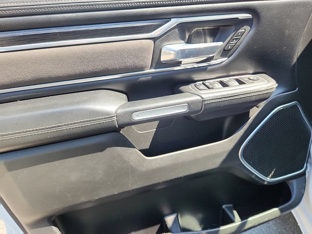 Used 2023 RAM 1500 Laramie AWD/4WD image 12